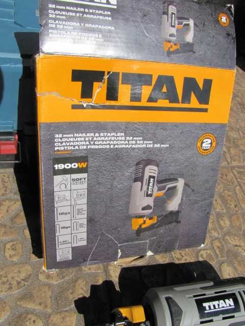 Gwoździarka Titan TTB970NST zszywacz elektryczny 1900W 15-32mm