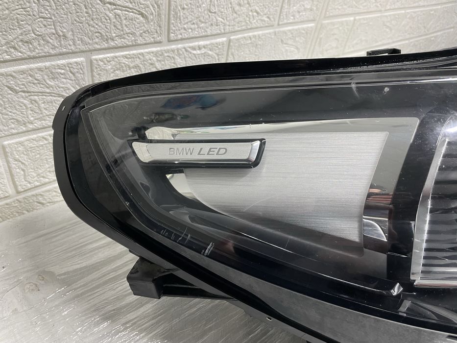 Фара права BMW X1 U11