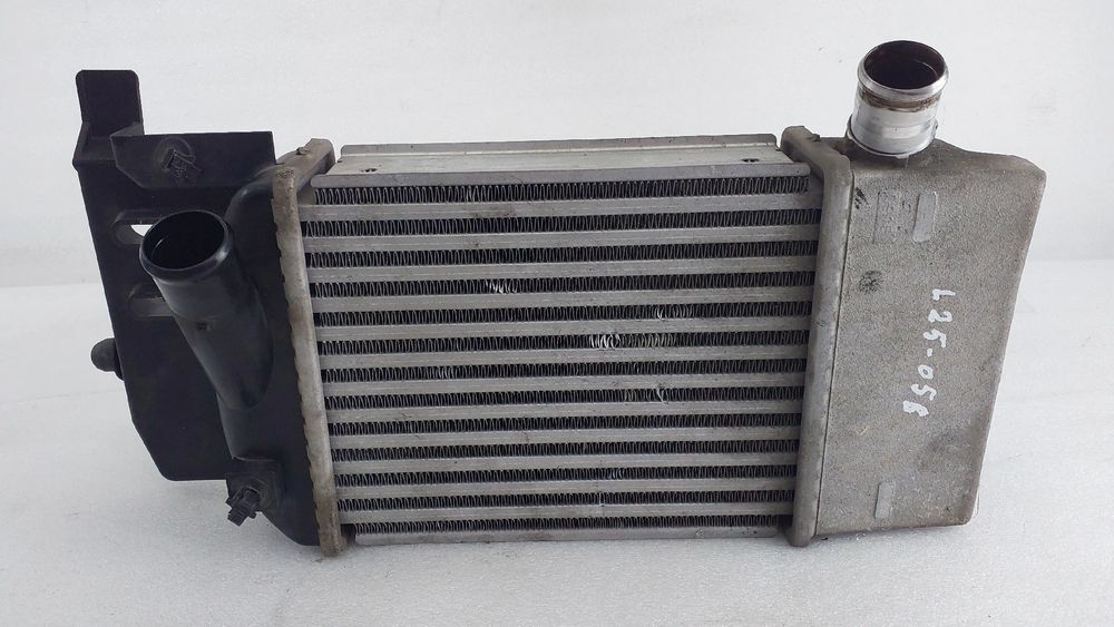 Radiador do intercooler TOYOTA Yaris (_P9_)