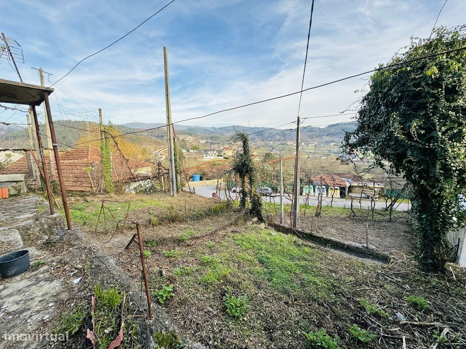 Moradia T2 com terreno e magníficas vistas