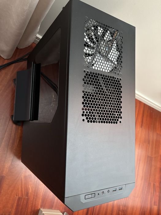 PC Fractal design: IntelCore i7, 16GB, 2TB, Win10