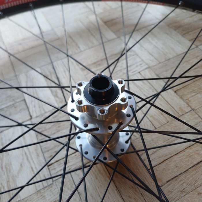 Koło przód 29 cali Boost 110x15mm  / Hope Pro 4 / DT Swiss FR 560 / Super Stan