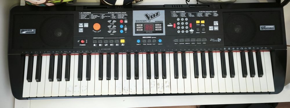 Vendo teclado/piano digital Bontempi 16 6125vz com suporte