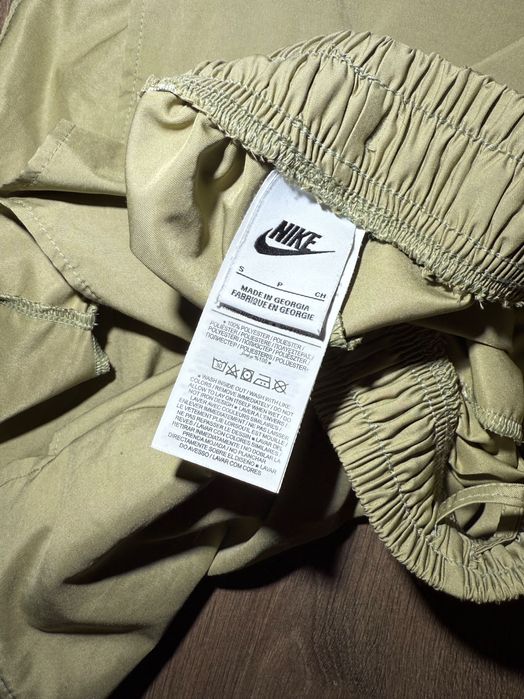Підліткові спортивні шорти Nike кольору хакі для бігу, тренувань