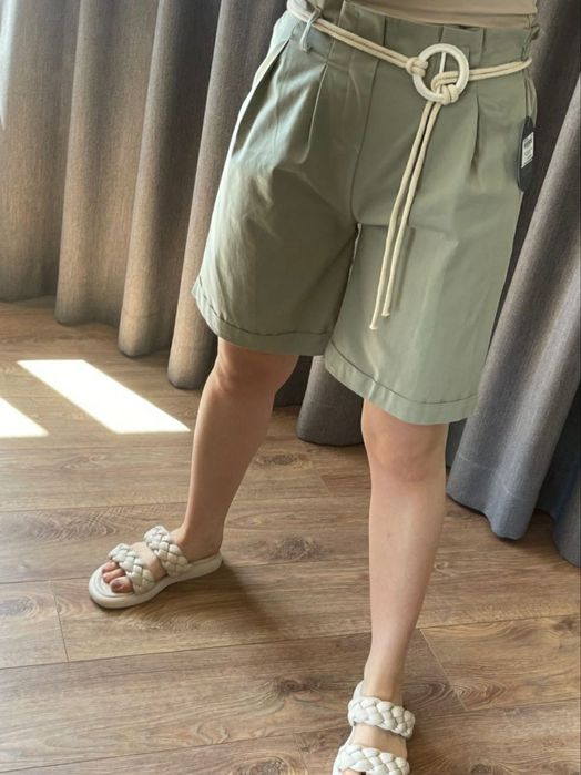 Жіночі шорти бермуди розмір М оливкові