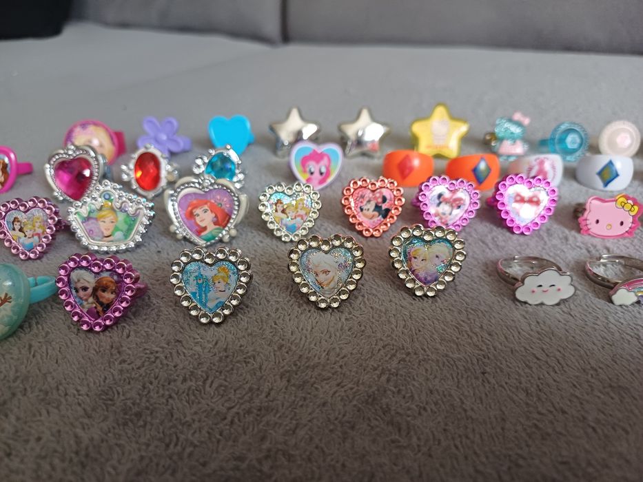 Zestaw pierścionków 49 szt  kraina lodu Elsa księżniczki pierscionki