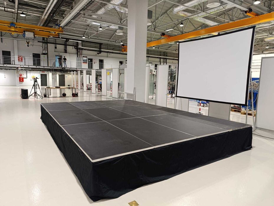 Podesty podest sceniczne scena nagłośnienie D&B światło konferencja