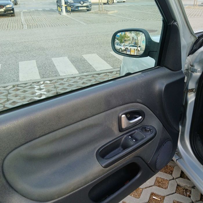 Renault Clio 2003 1.2