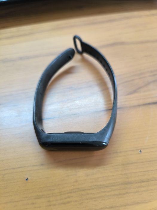 Продам фитнес-браслет Xiaomi Mi Smart Band 4