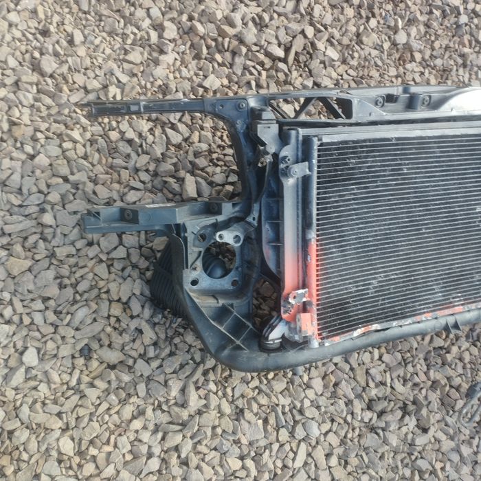 Audi a4 b6 1.9 tdi pas przedni kompletny chłodnice wentylator