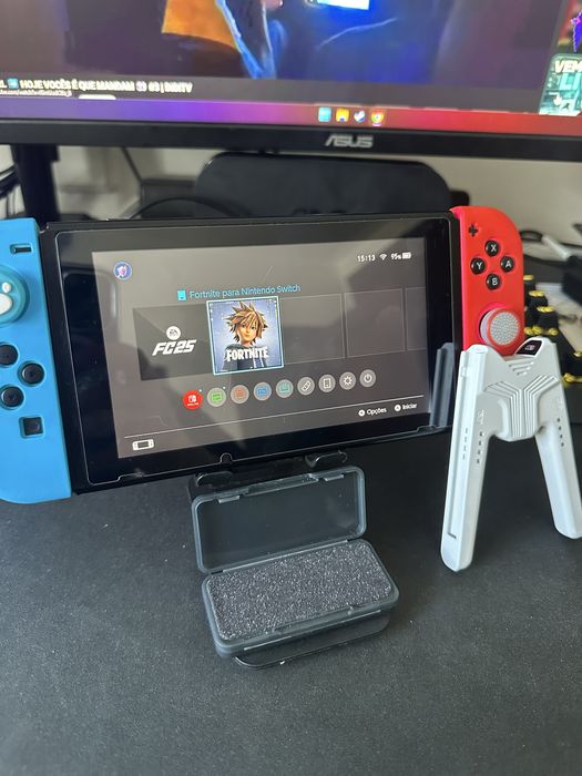 Nintendo Switch + EA FC 25 + Estojo e Acessórios de Carga