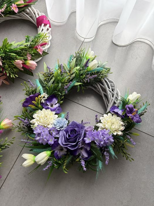 Wiosenne wianki na drzwi