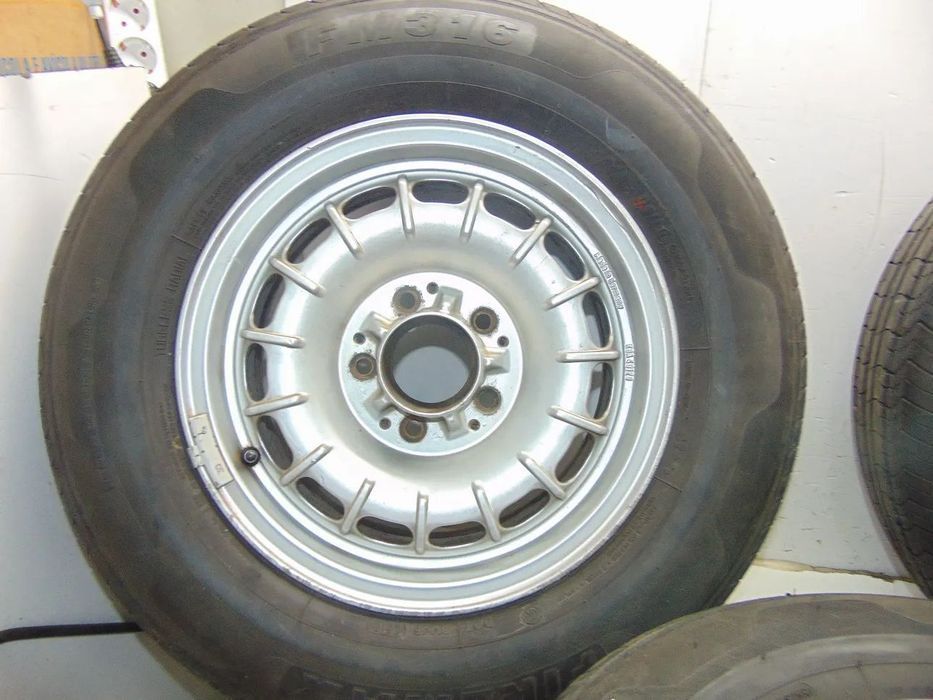 Mercedes W123/114/115 jantes especiais " usado em bom estado