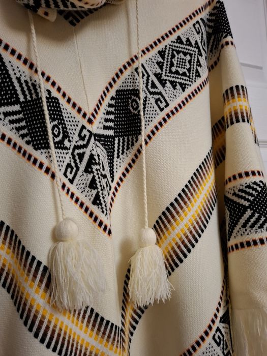 Пончо з комірцем та бахромою, етностиль ,100%вовна