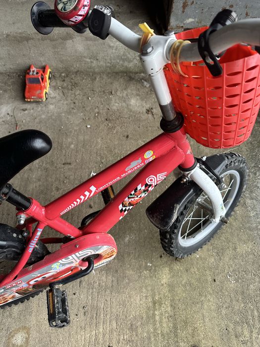 Rowerek 14 cali z czerwony boczne koła