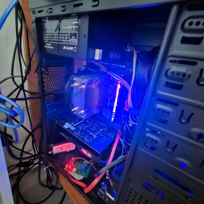 Vendo PC torre muito bom em bom estado