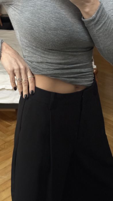 Бермуди із костюмноі тканини із преміальної лінійки Reserved