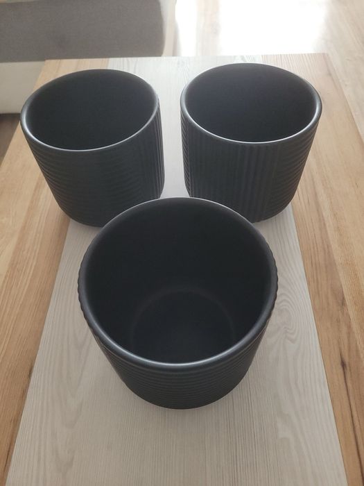 Doniczki czarne komplet