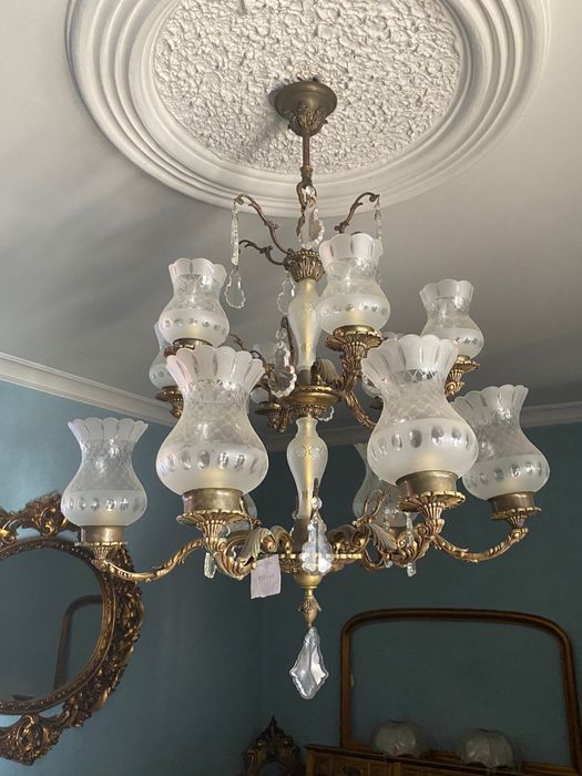 Candeeiro com 12 lâmpadas