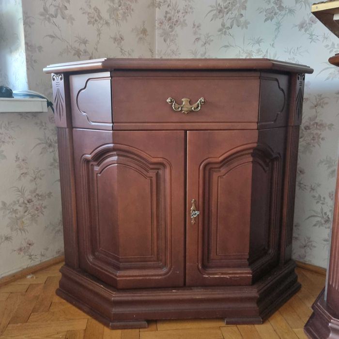 Komoda drewniana narożna
