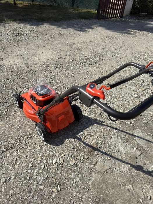 Kosiarka Husqvarna LC 142 IS