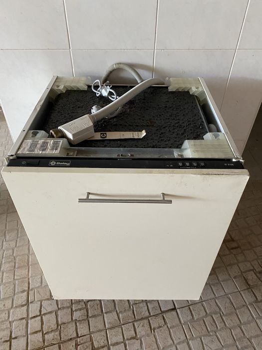 Vendo maquina de lavar loiça encastrada balay