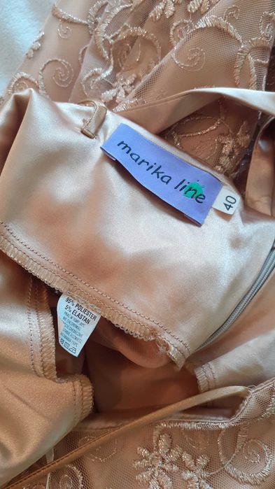 Sukienka złota elegancka koronka atłas