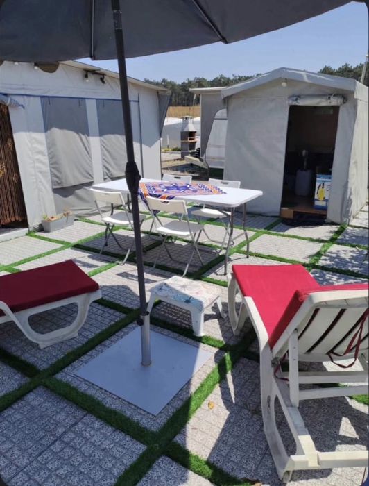 Vendo caravana em um alveolo no oarque de campismo de esmoriz.