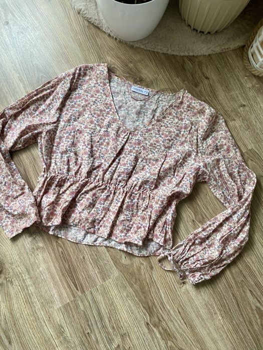 Koszulka bluzka w kwiaty
