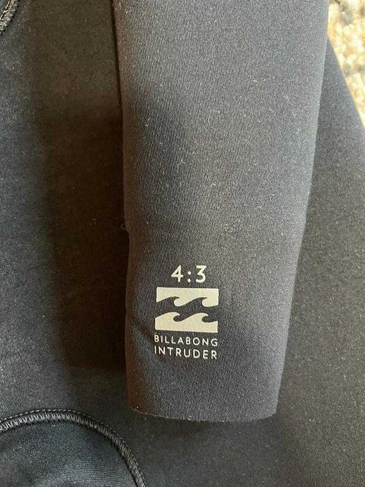 Fato BILLABONG Intruder MT 4:3 Usado apenas 1 vez