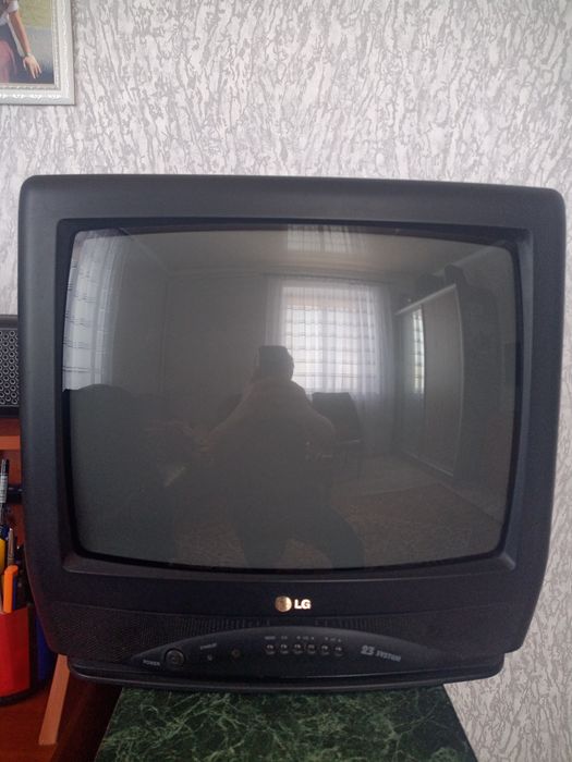 Телевизор lg в хорошем состоянии