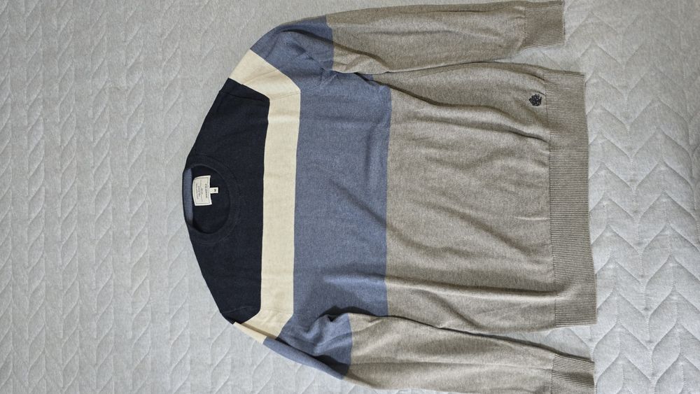 Camisola Springfield Tamanho M
Cor: cinza e azul
Em ótimo estado