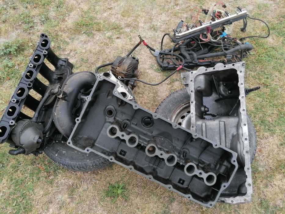 Silnik N52 Bmw E90 325i kolektor, miska olejowa, czujnik, głowica