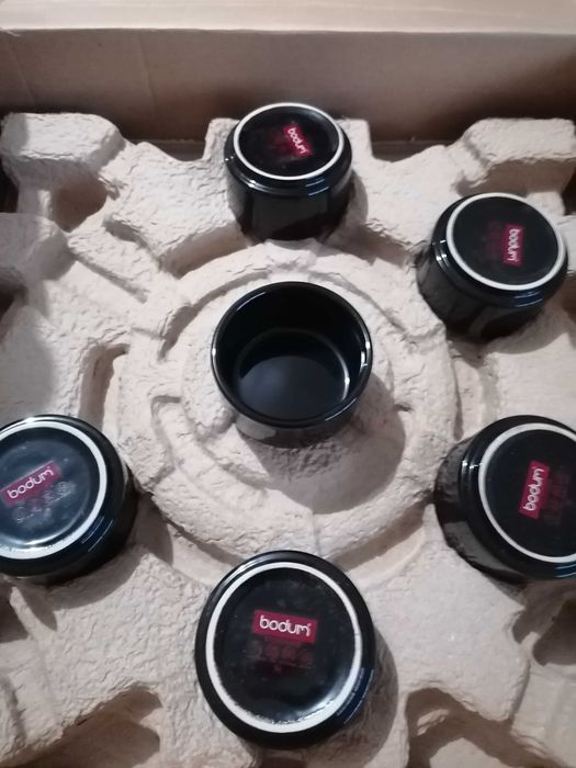 Mesa de vidro e Faqueiro banhado a ouro