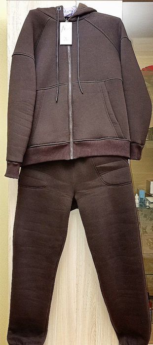 Тёплый женский спортивный костюм на флисе, шоколадный цвет

Описание: