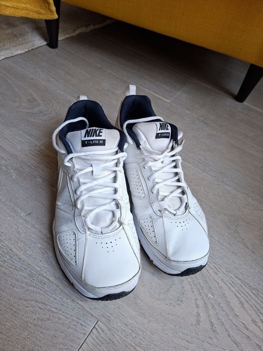 Кросівки nike T-LITE XI  45.5