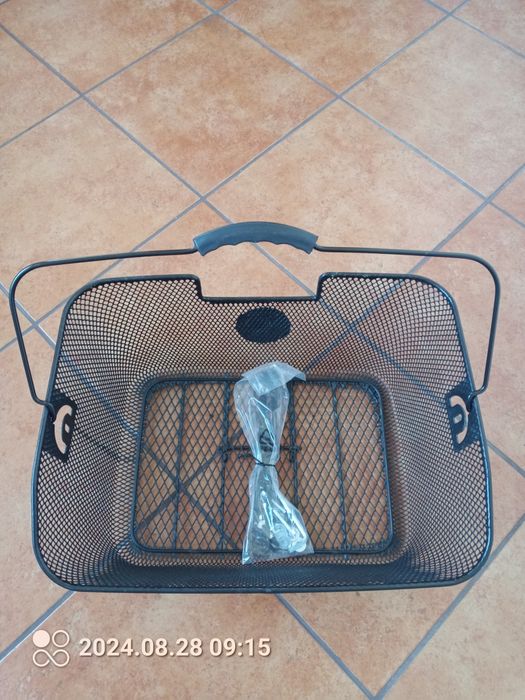 Sprzedam nowy kosz rowerowy.