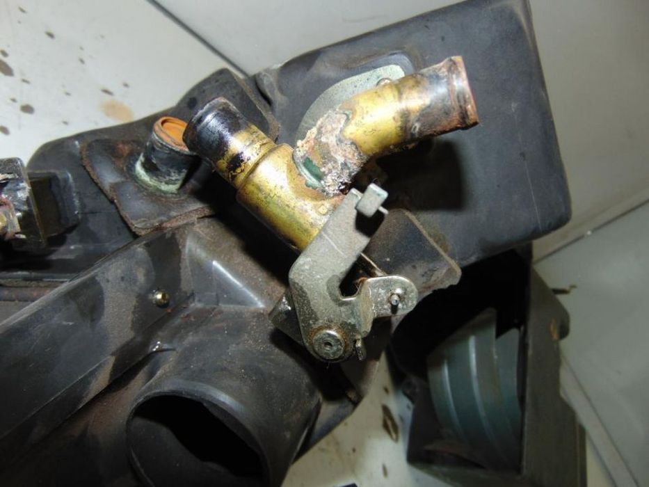 Mazda 818 radiador chaufagem " usado em bom estado