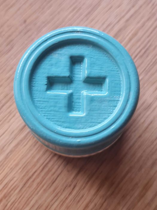 Puste pudełko po kremie Avon