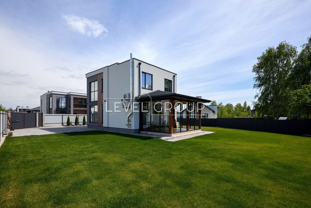 Продаж сучасного котеджу 150 м2 з ремонтом КМ Osocor House, Дарницький район, Славутич, Київ