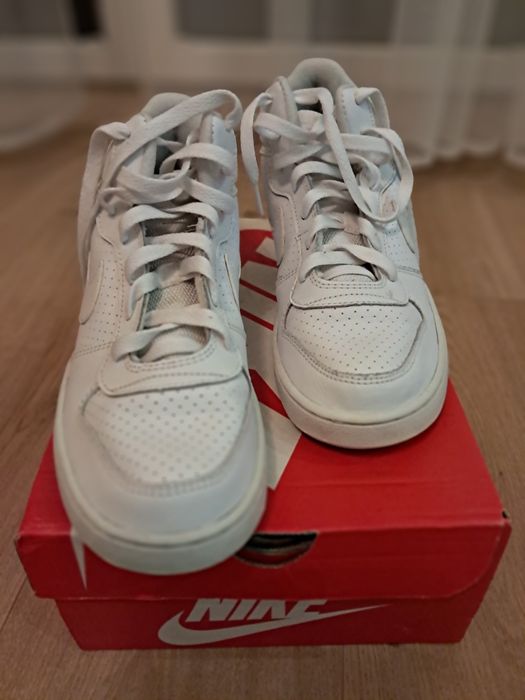 Buty Nike Court Borough Mid (GS) r. 40