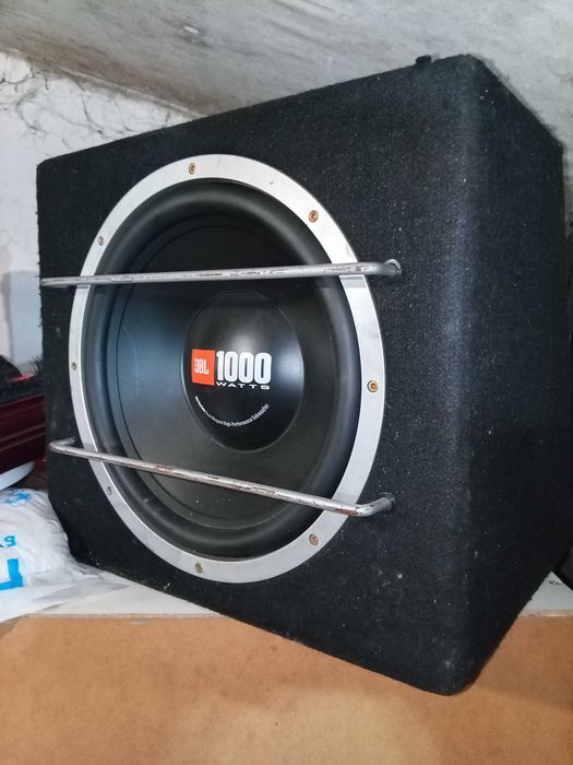 Сабвуфер JBL 1000