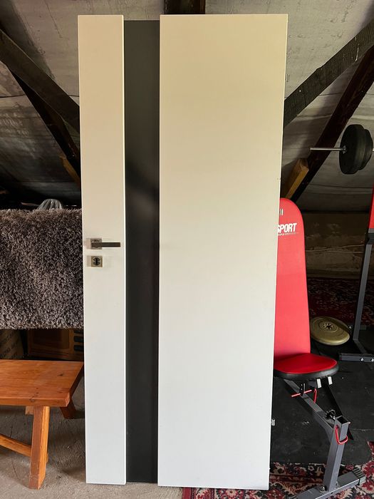 Drzwi 80cm DRE białe z przeszkleniem (PRAWE)
