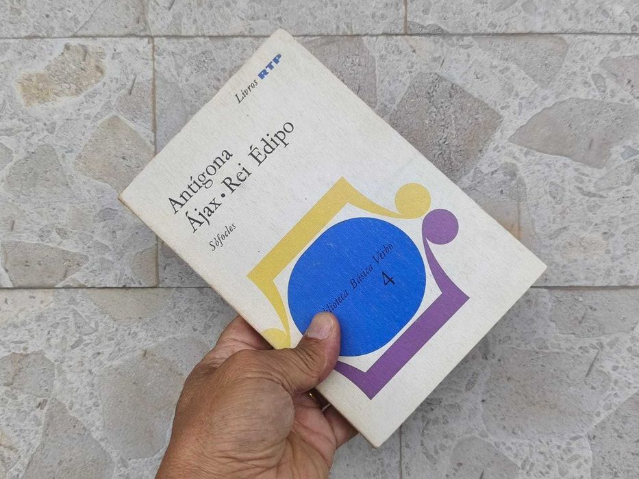 Livro: Antígona, Ájax, Rei Édipo, de Sófocles