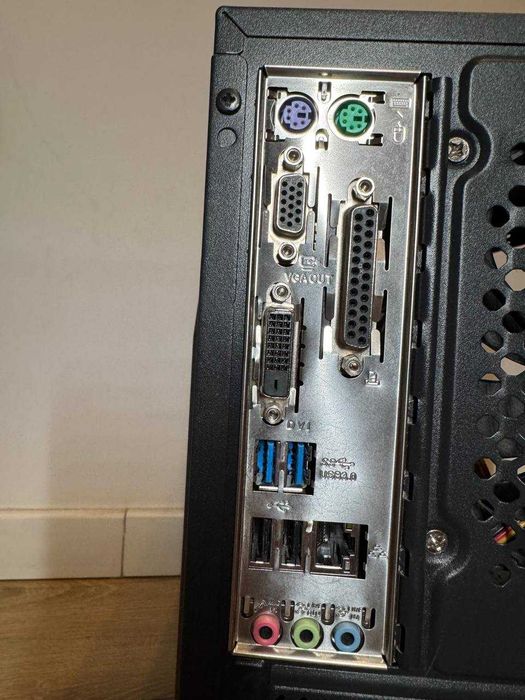 Komputer stacjonarny i5-6500 GTX 1060 RAM 16GB HHD 1TB