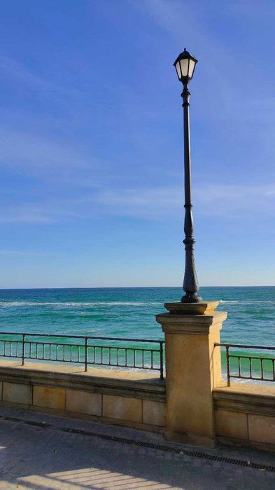 Участок земли с ветхим строением возле самого пляжа в Одессе.