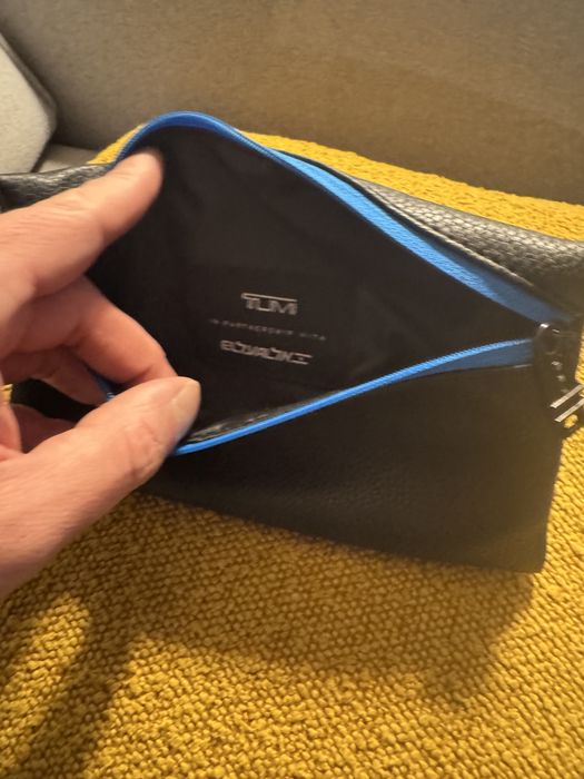 Mała kosmetyczka piórnik TUMI.