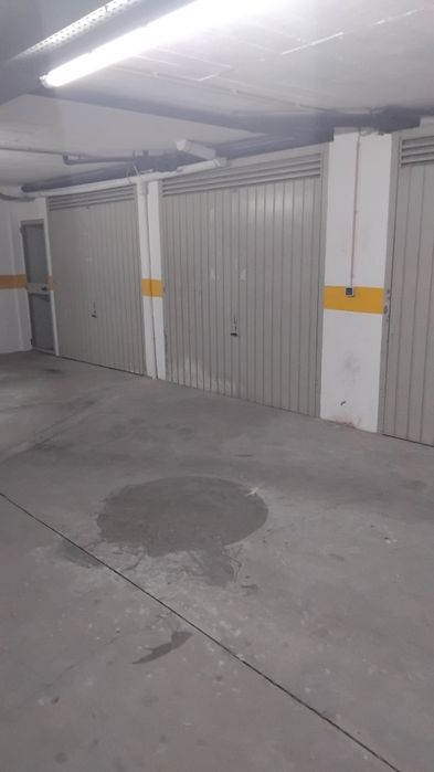 Aluguer de garagem box na Rinchoa