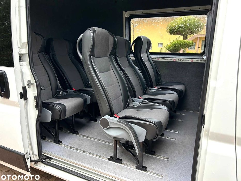 Wynajem busa bus 9 osobowy osób, na wyjazdy, weekendy, na kat. B