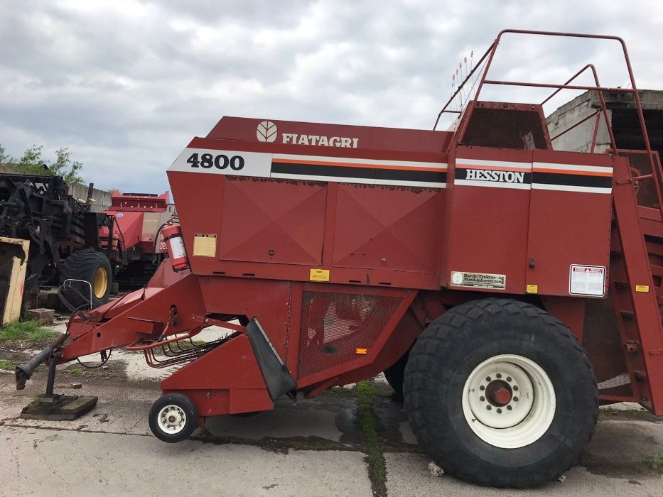 Пресс подборщик тюковой HESSTON 4800 для сена, соломы